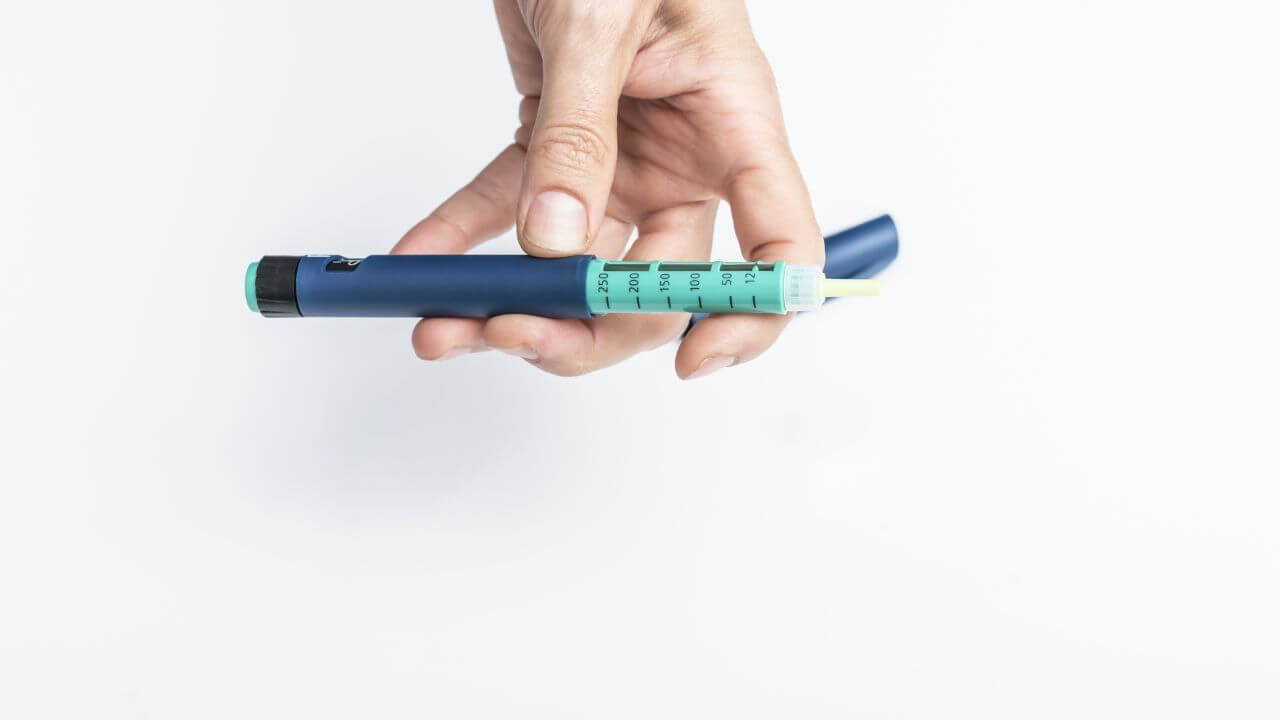 Selection of Paper and Adhesive for Injector Pen Labels Labeling