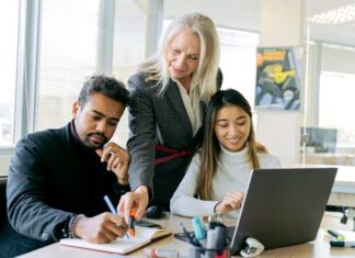 PSX begins week with 181-point loss