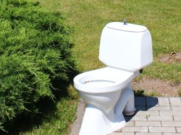 Common Mistakes in Toilet Unclogging