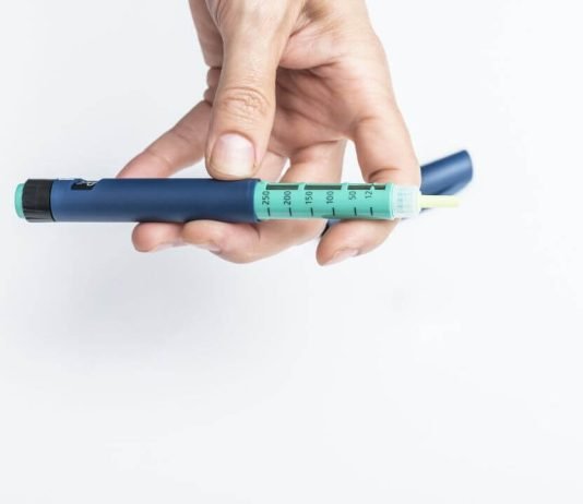 Selection of Paper and Adhesive for Injector Pen Labels Labeling